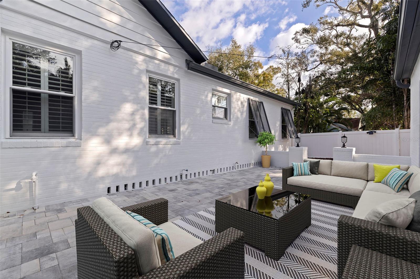 Image 34 of 54 For 106 25th Avenue Ne