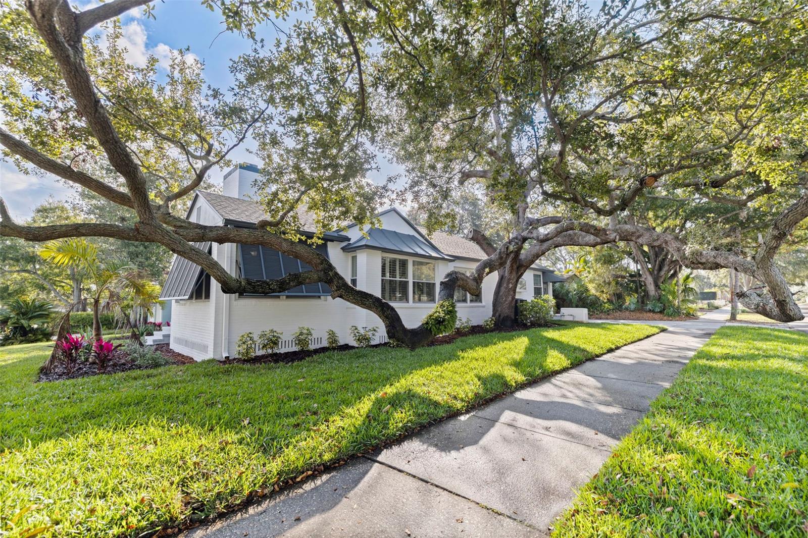 Image 6 of 54 For 106 25th Avenue Ne