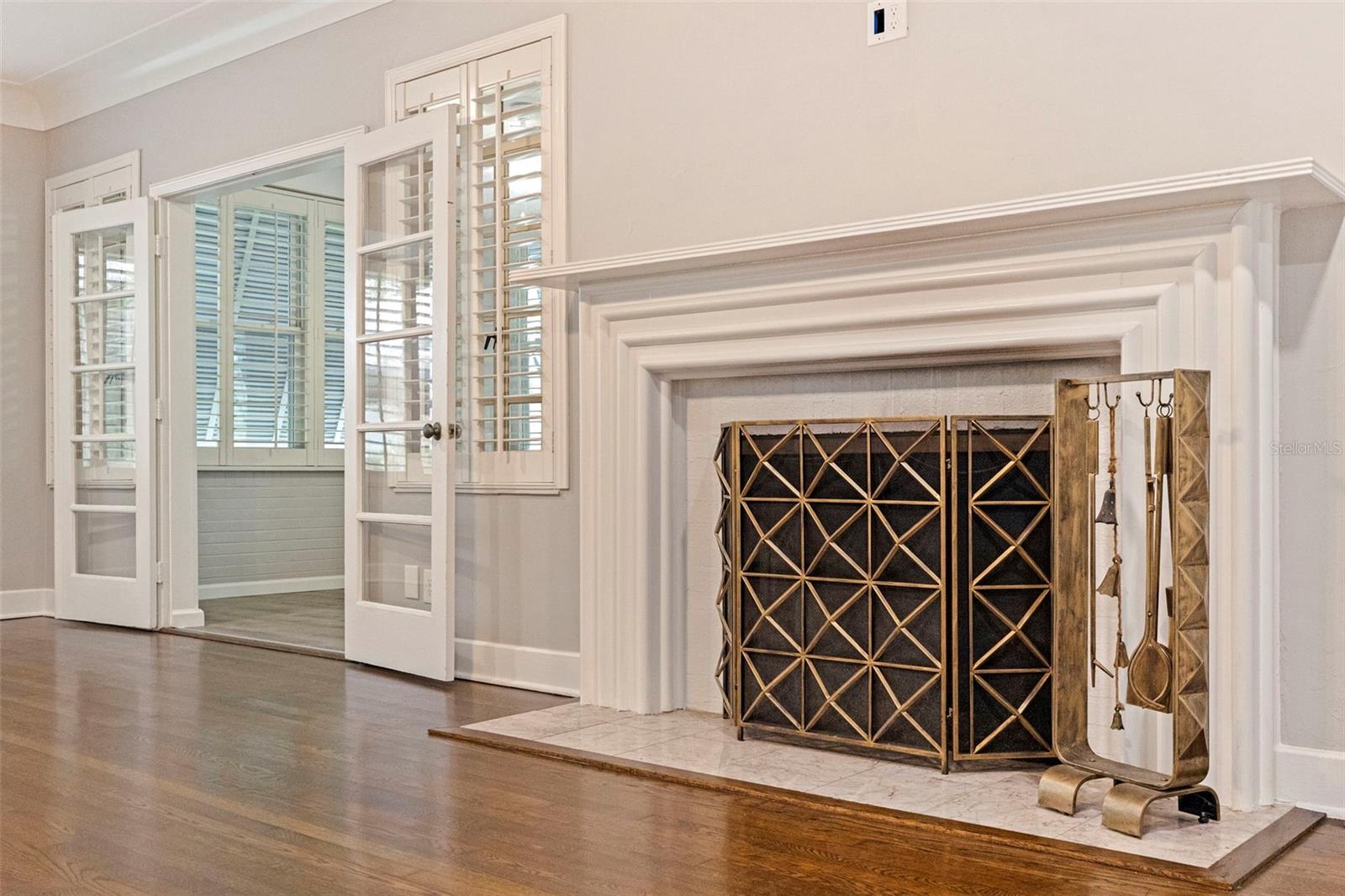 Image 9 of 54 For 106 25th Avenue Ne