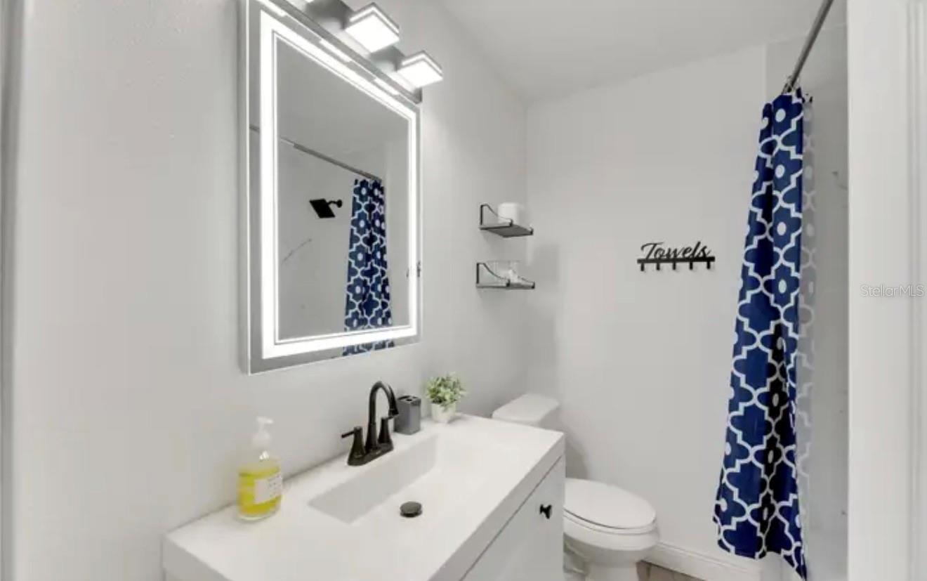 Image 18 of 29 For 4511 - 4513 Mcelroy Avenue