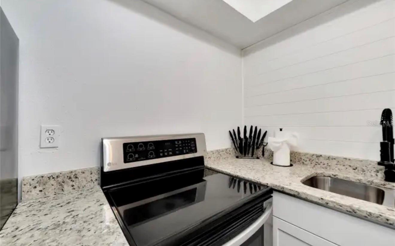 Image 20 of 29 For 4511 - 4513 Mcelroy Avenue