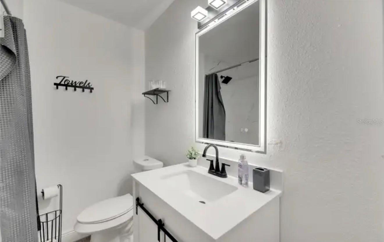 Image 23 of 29 For 4511 - 4513 Mcelroy Avenue