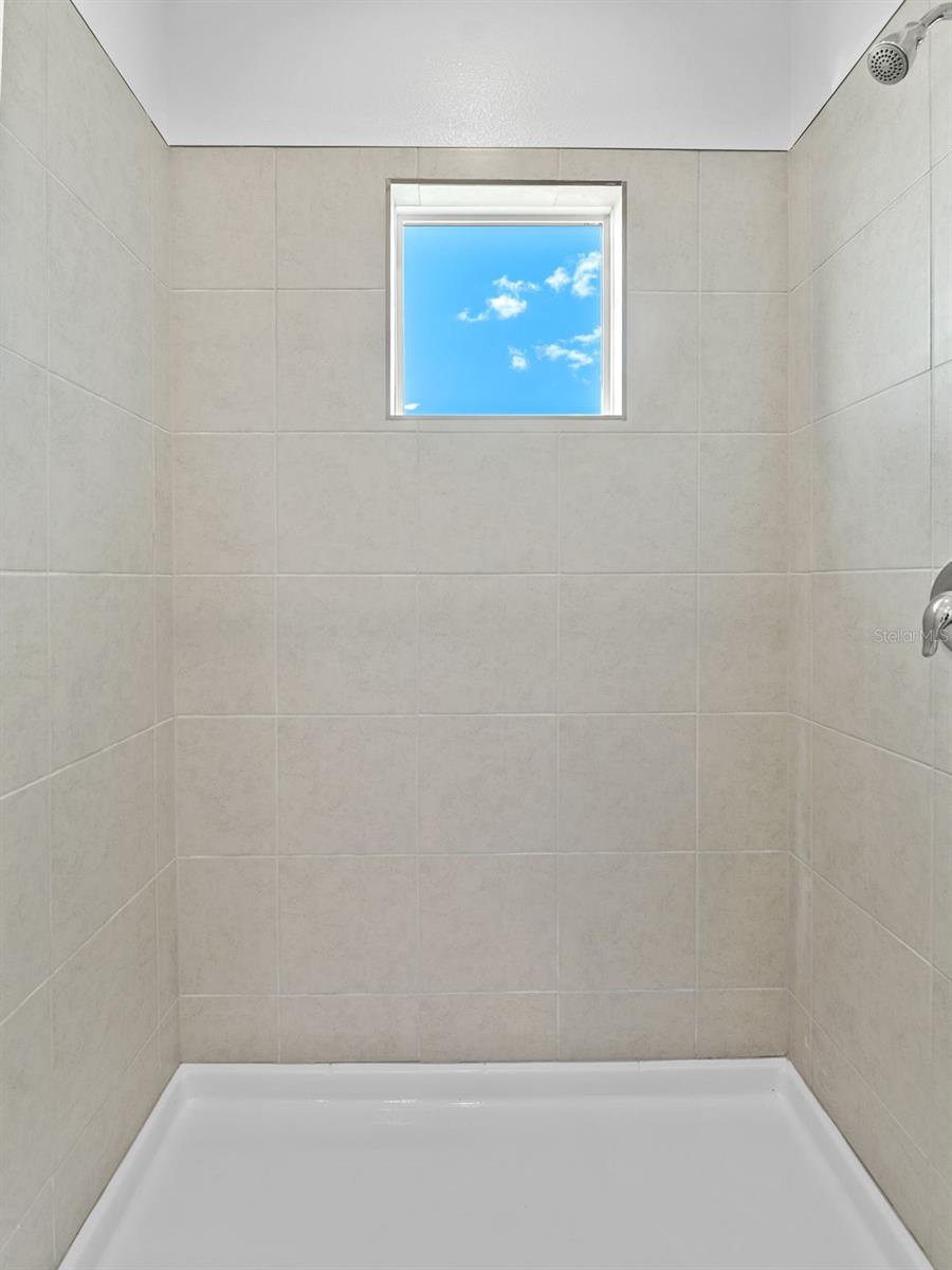 Image 19 of 33 For 3375 Lapis Lake Drive