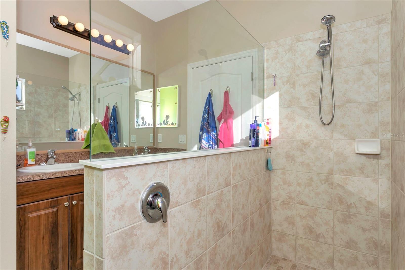 Image 17 of 37 For 11742 Forest Park Circle