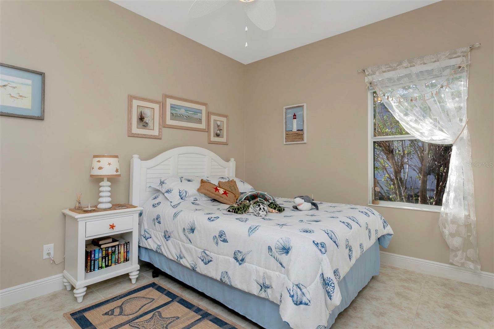 Image 19 of 37 For 11742 Forest Park Circle