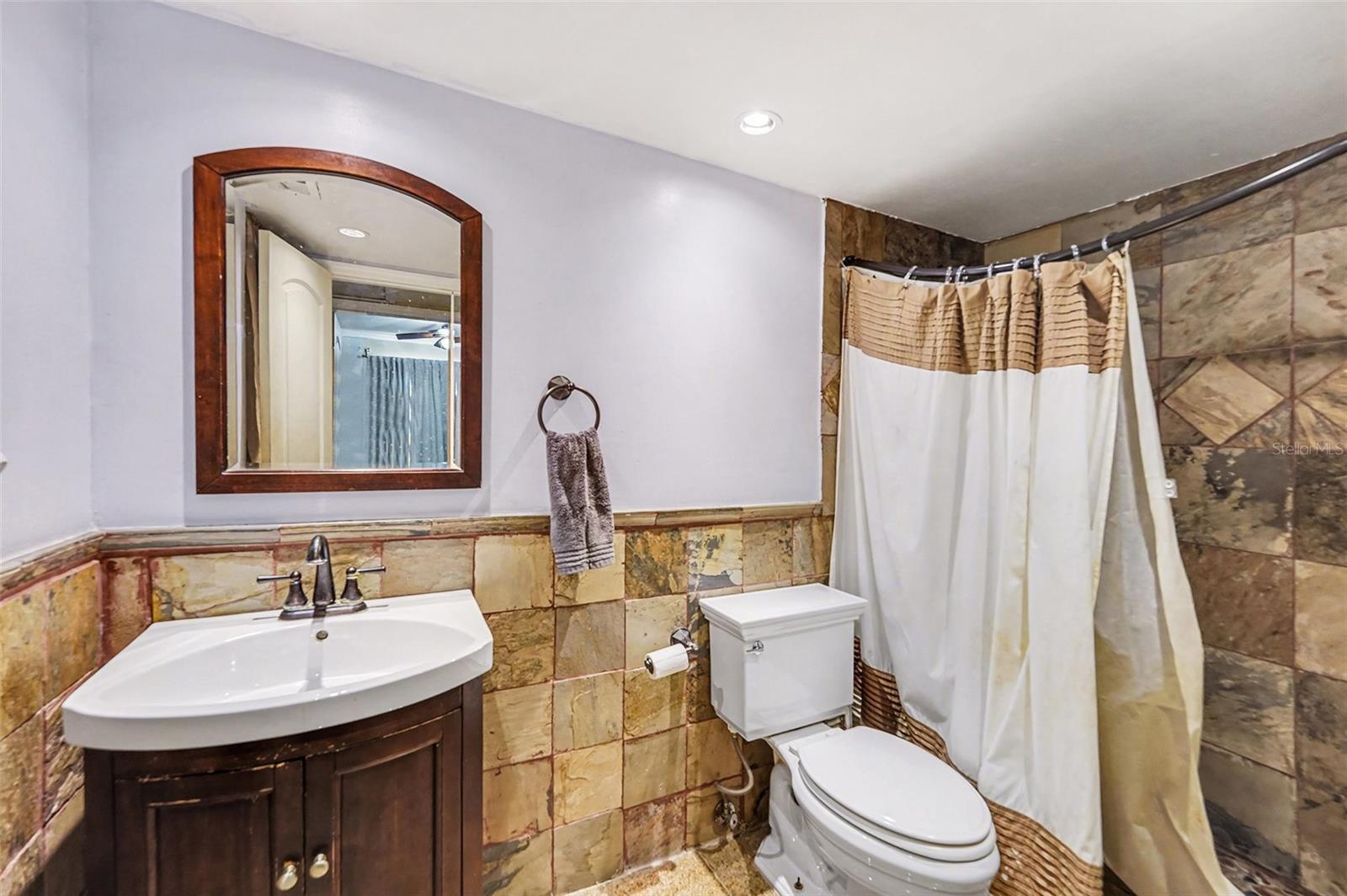 Image 19 of 30 For 2625 State Road 590  824