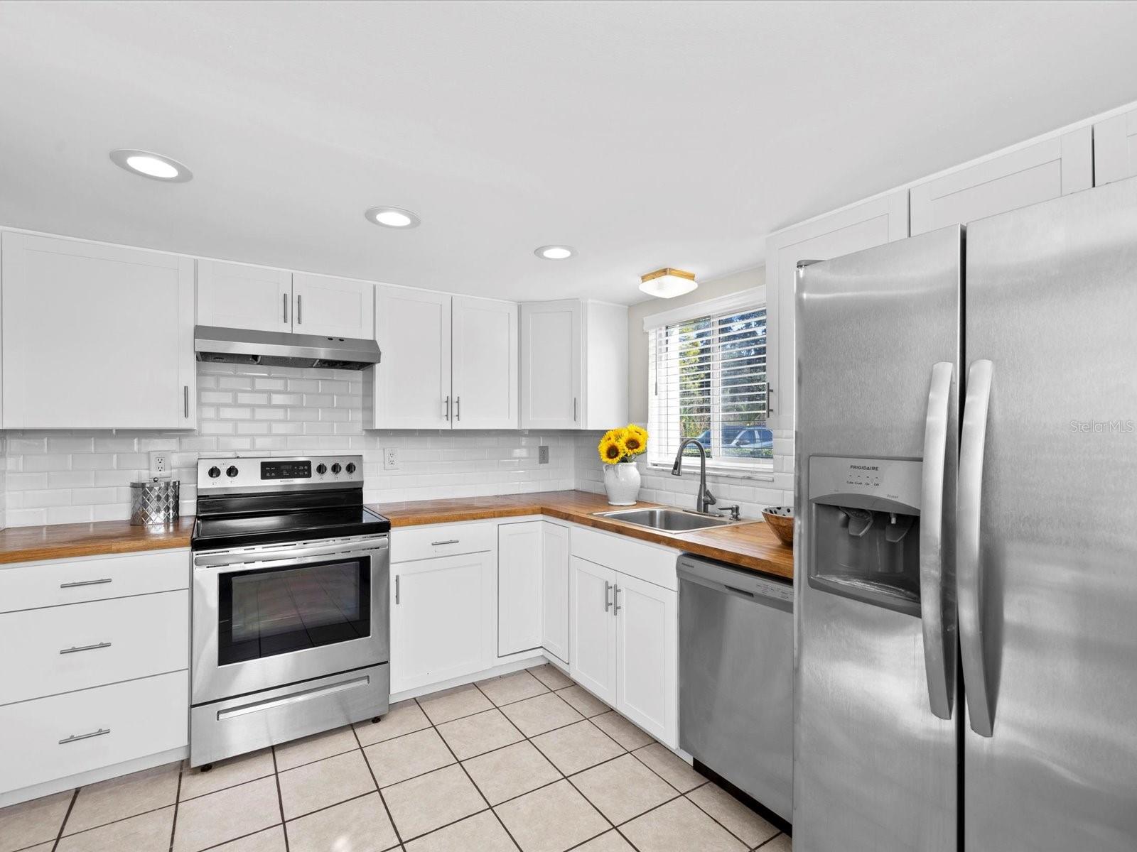 Image 7 of 28 For 2737 Enterprise Road E 111