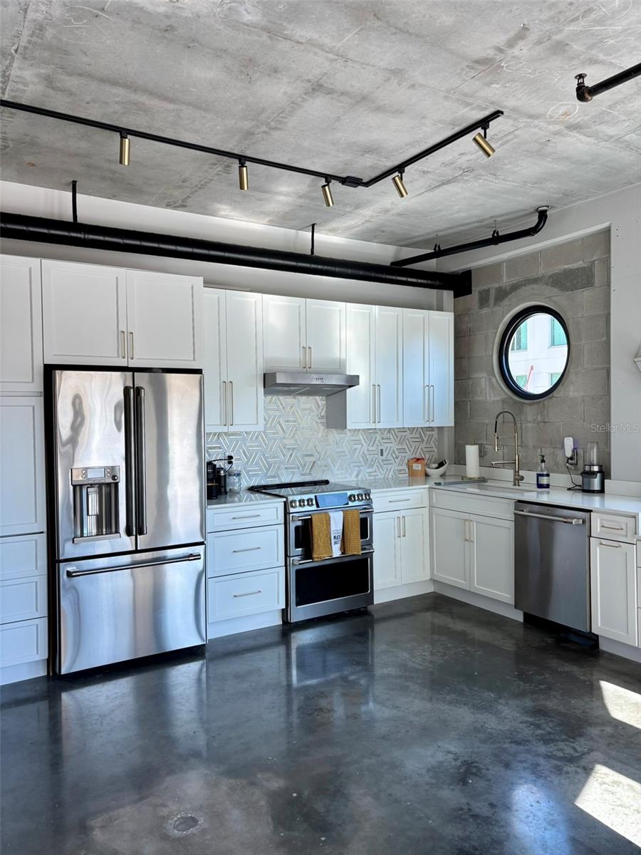 Image 10 of 25 For 1212 Whiting Street 201