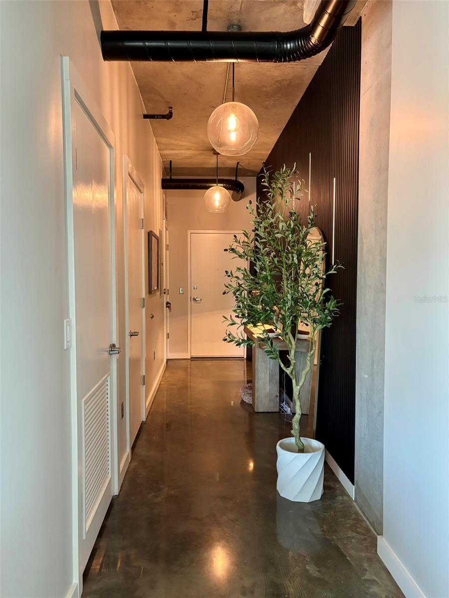 Image 4 of 25 For 1212 Whiting Street 201