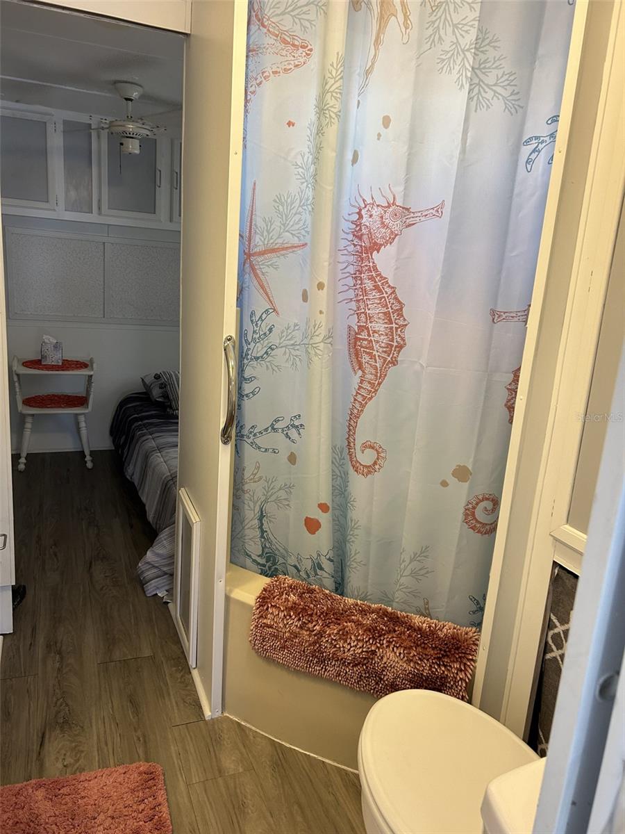 Image 14 of 21 For 79 Eagle Point S