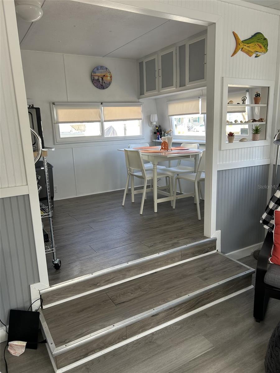 Image 19 of 21 For 79 Eagle Point S