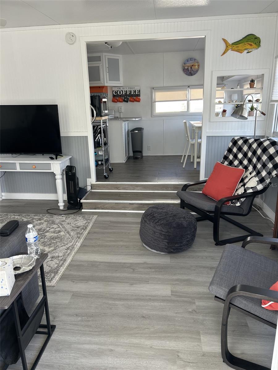 Image 7 of 21 For 79 Eagle Point S