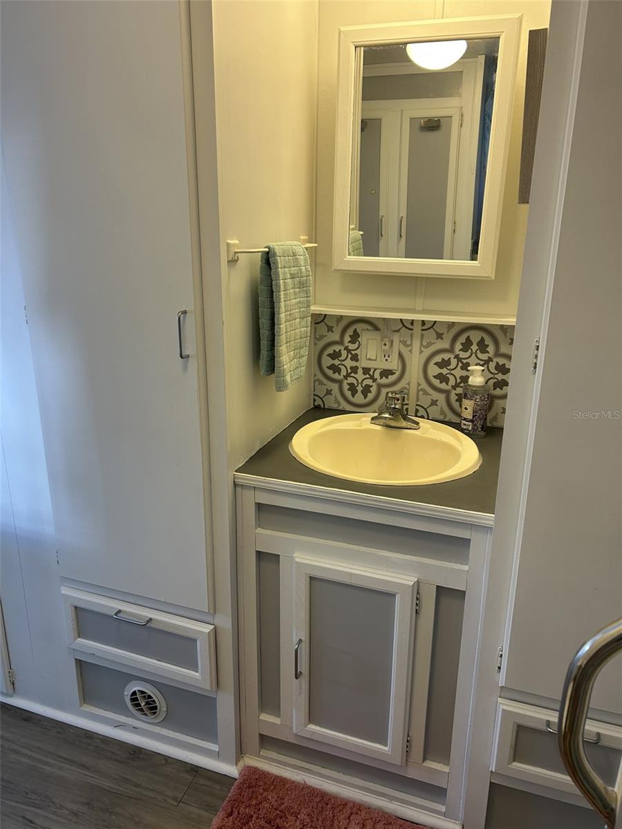 Image 8 of 21 For 79 Eagle Point S