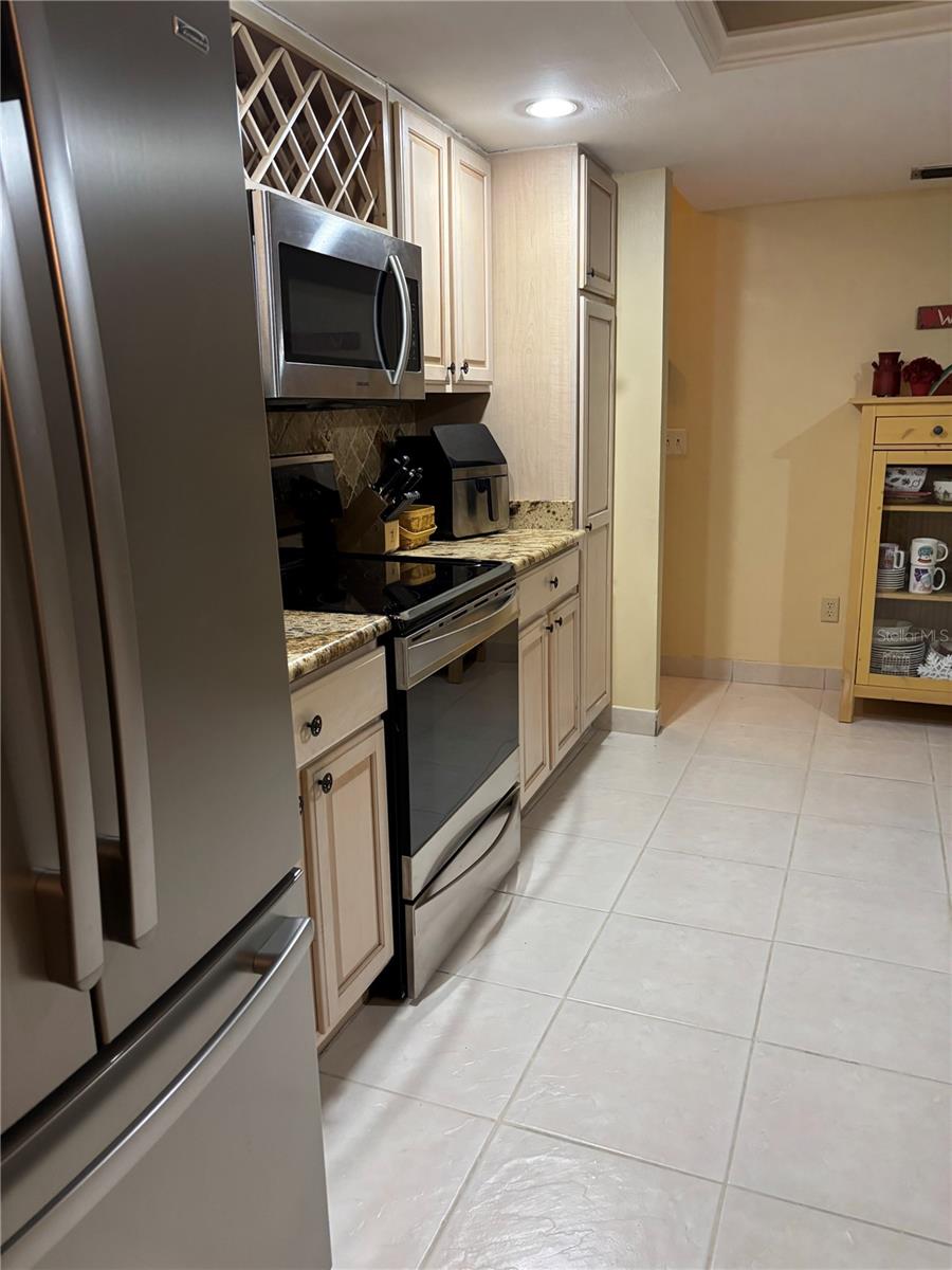 Image 4 of 24 For 5488 Carrollwood Meadows Drive