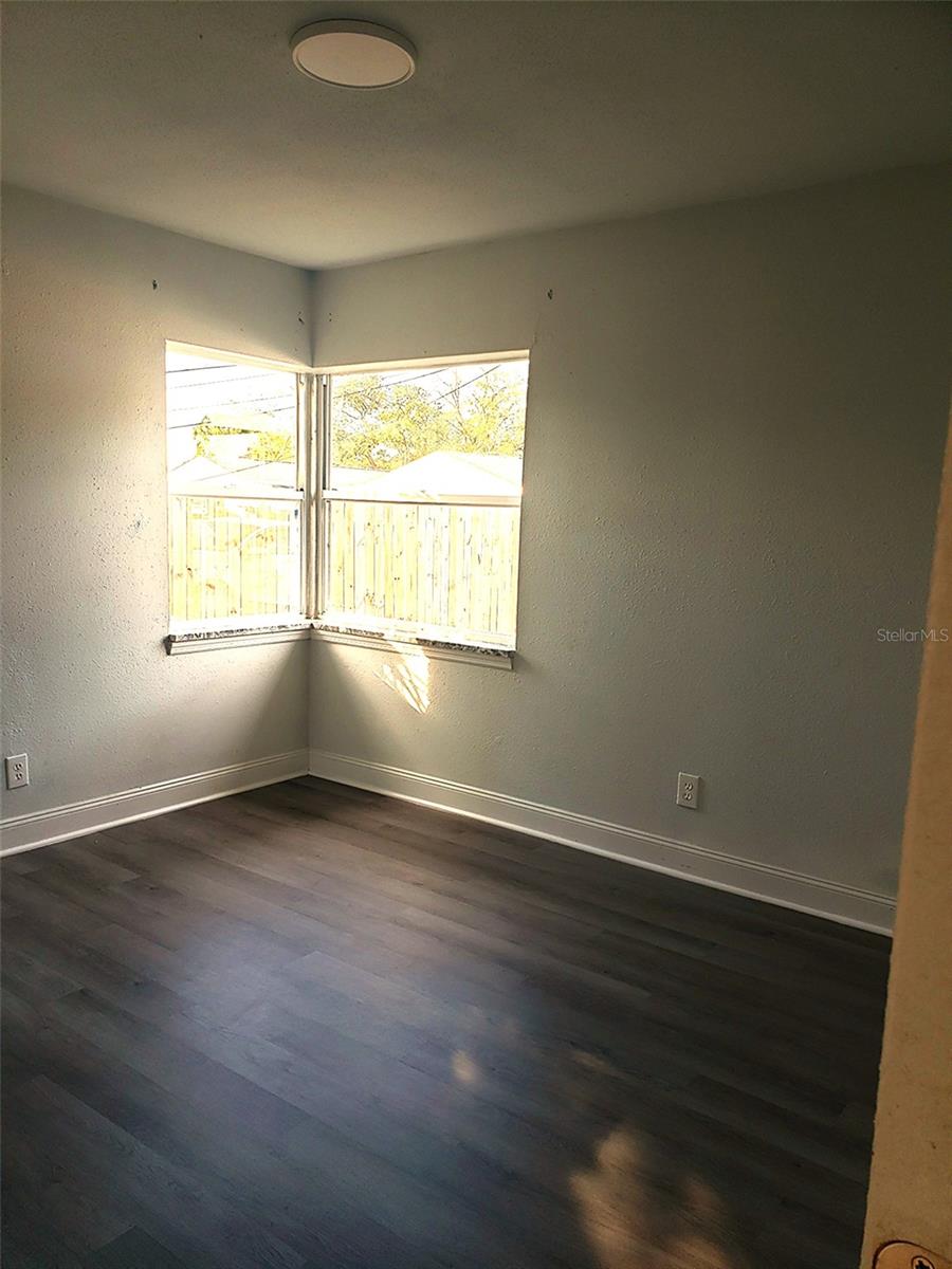 Image 7 of 22 For 1489 De Leon Street