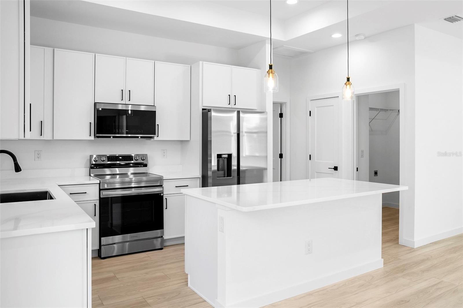 Image 10 of 33 For 3938 Ascot Drive