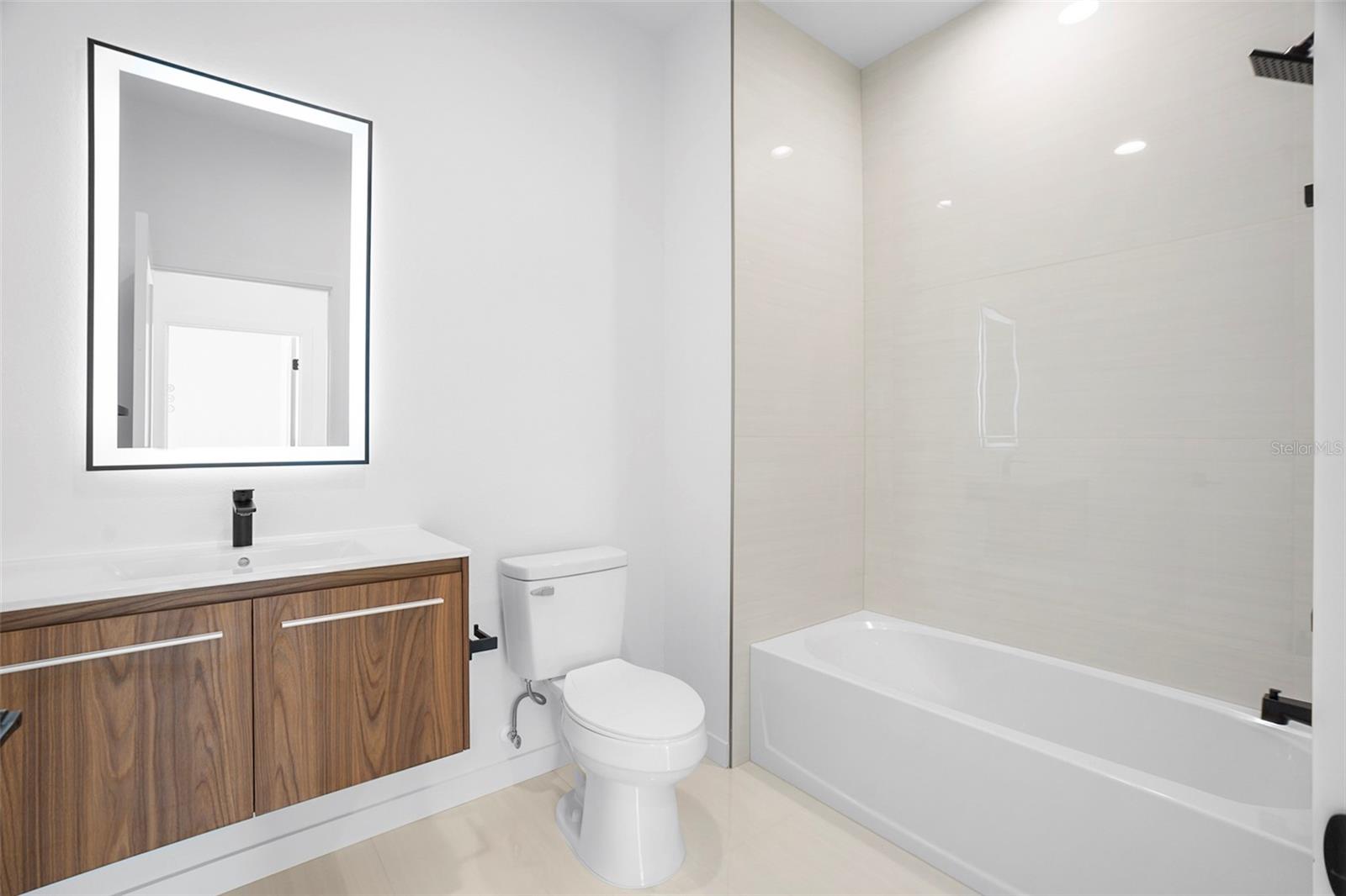 Image 22 of 33 For 3938 Ascot Drive