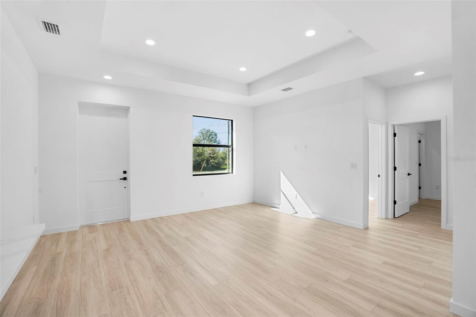 Image 6 of 33 For 3938 Ascot Drive