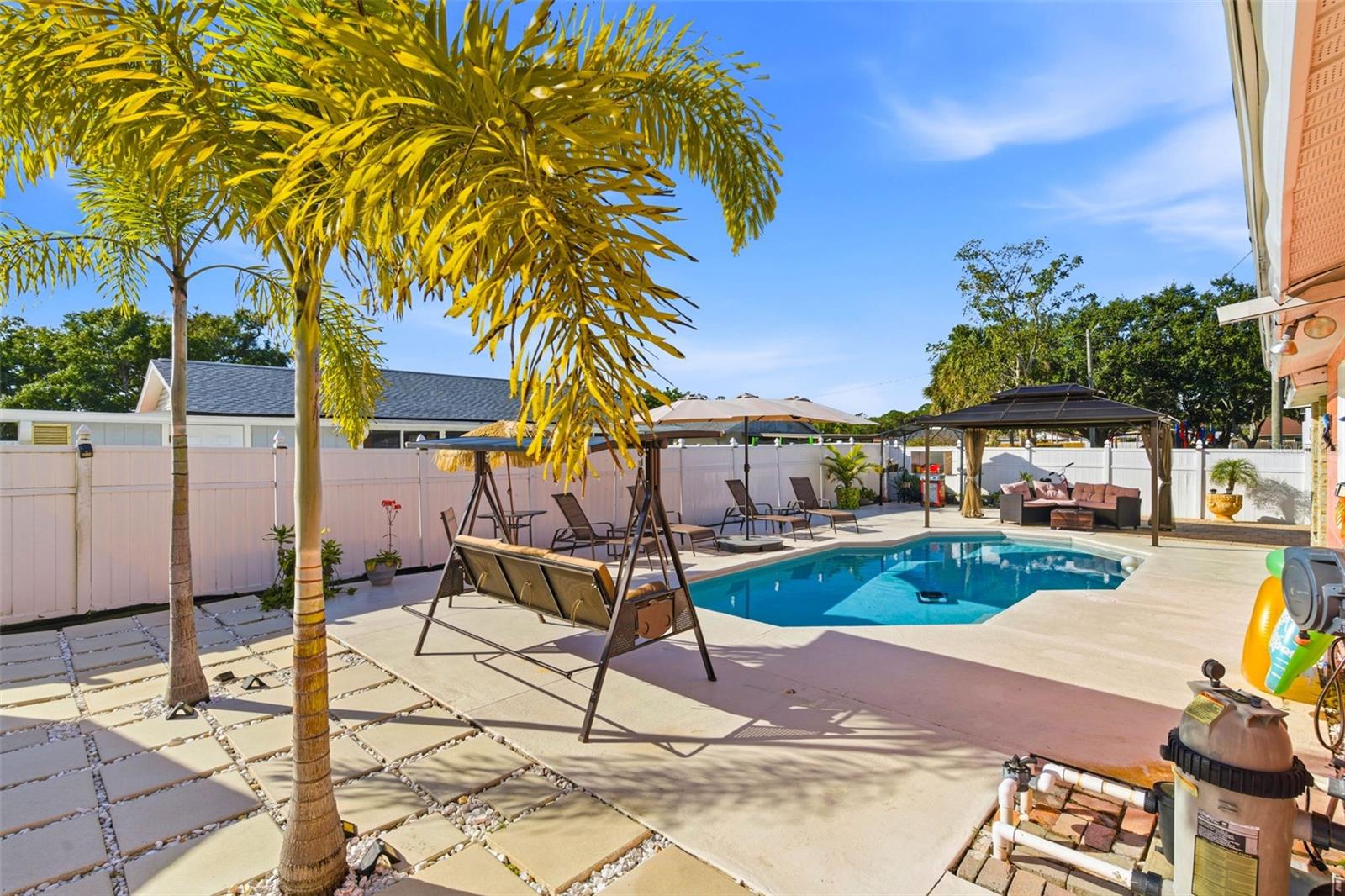 Image 17 of 76 For 7102 Harborhills Court