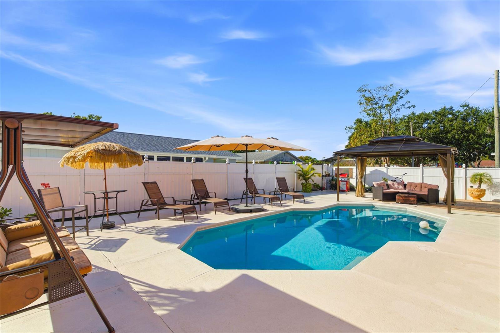 Image 18 of 76 For 7102 Harborhills Court