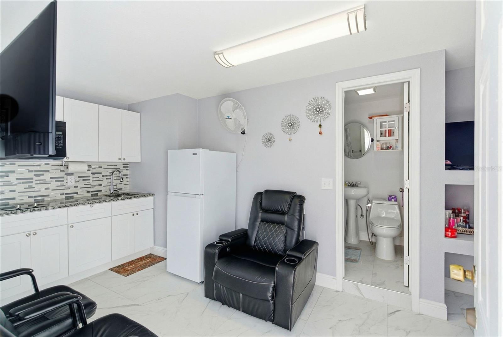 Image 51 of 76 For 7102 Harborhills Court