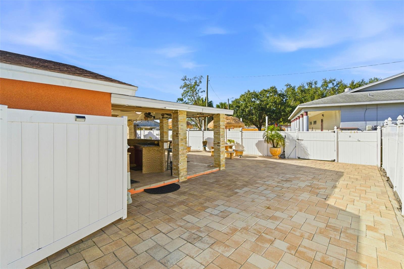 Image 6 of 76 For 7102 Harborhills Court