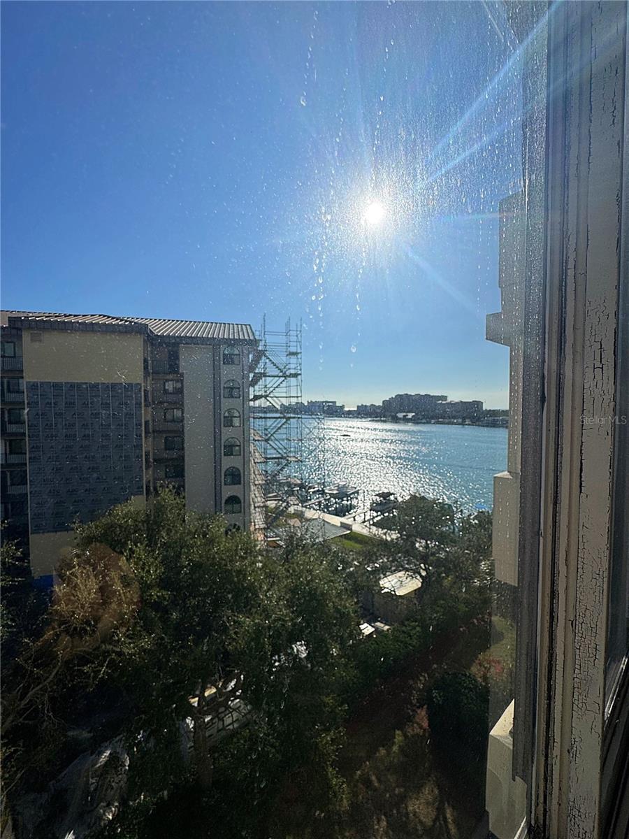 Image 20 of 49 For 660 Island Way 607