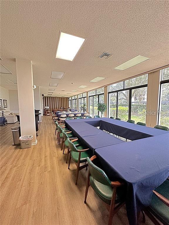 Image 28 of 49 For 660 Island Way 607