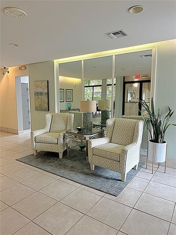 Image 30 of 49 For 660 Island Way 607