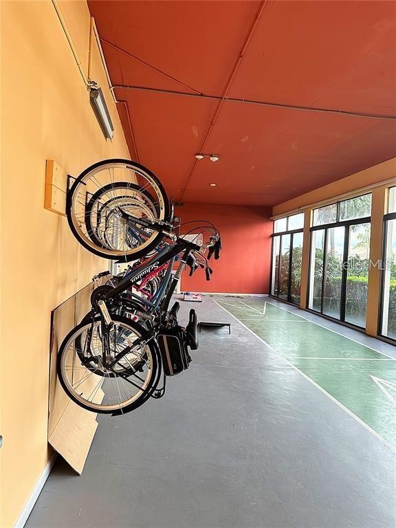 Image 31 of 49 For 660 Island Way 607