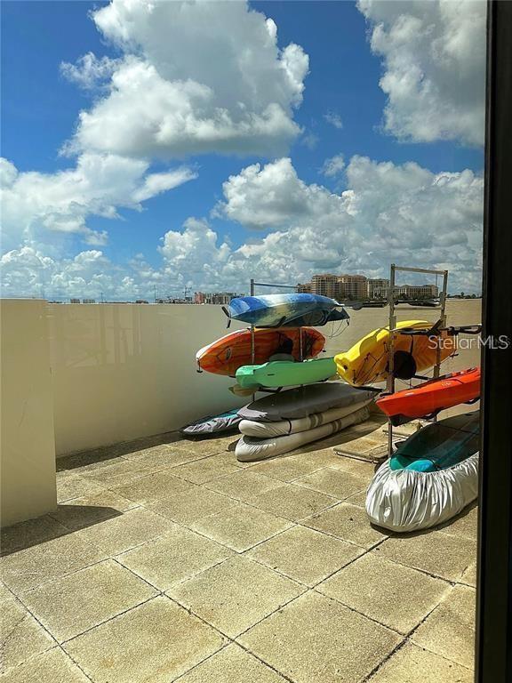 Image 36 of 49 For 660 Island Way 607