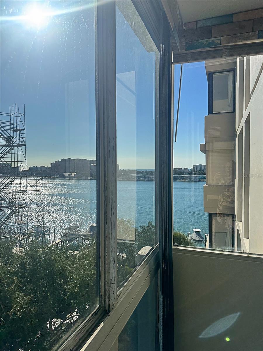 Image 4 of 49 For 660 Island Way 607