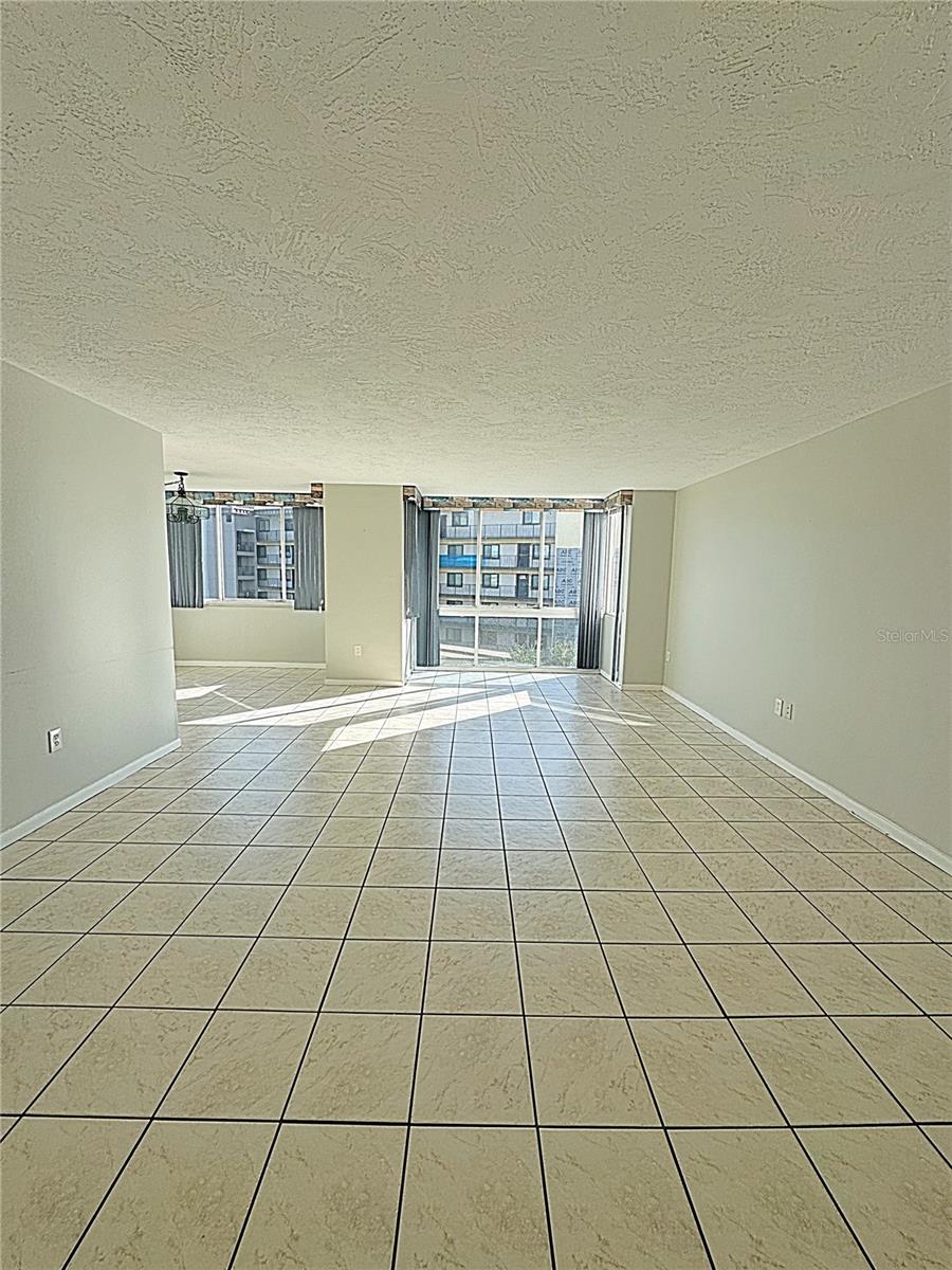 Image 7 of 49 For 660 Island Way 607