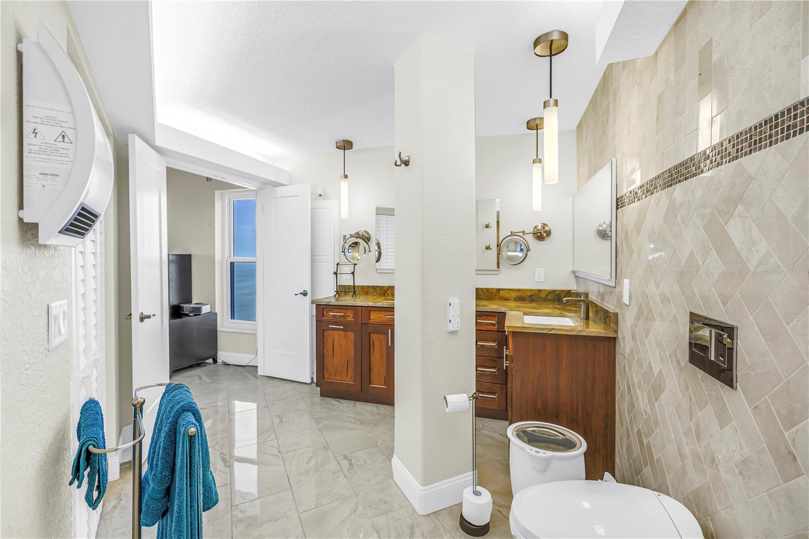 Image 29 of 89 For 5220 Brittany Drive S 1510