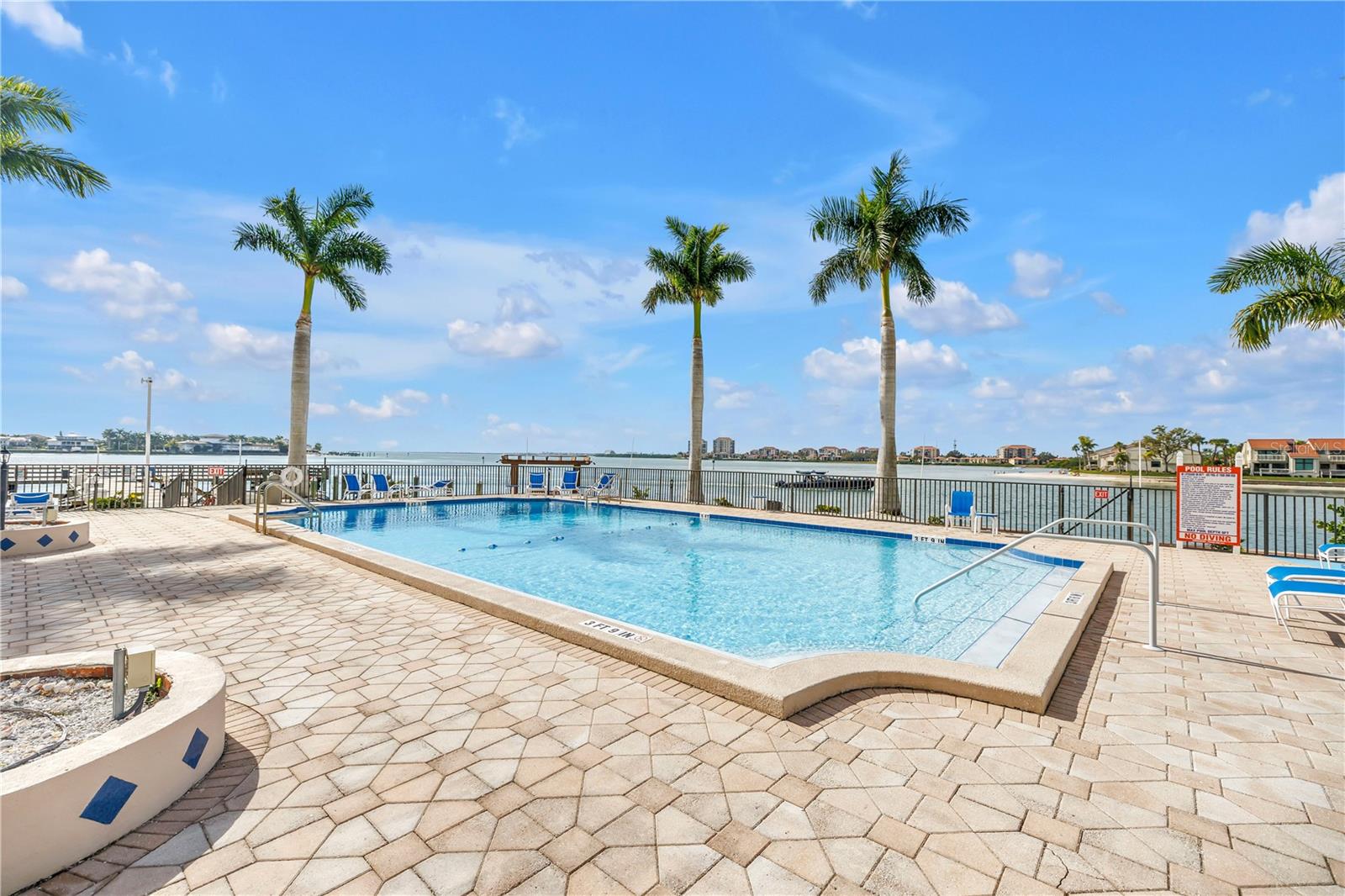 Image 35 of 89 For 5220 Brittany Drive S 1510