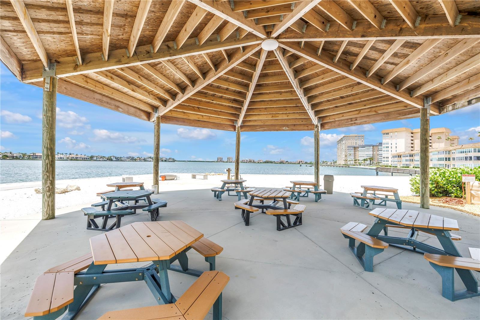 Image 42 of 89 For 5220 Brittany Drive S 1510