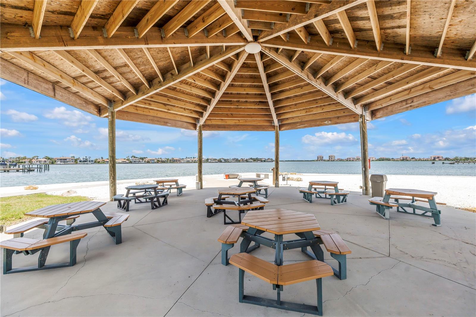 Image 43 of 89 For 5220 Brittany Drive S 1510