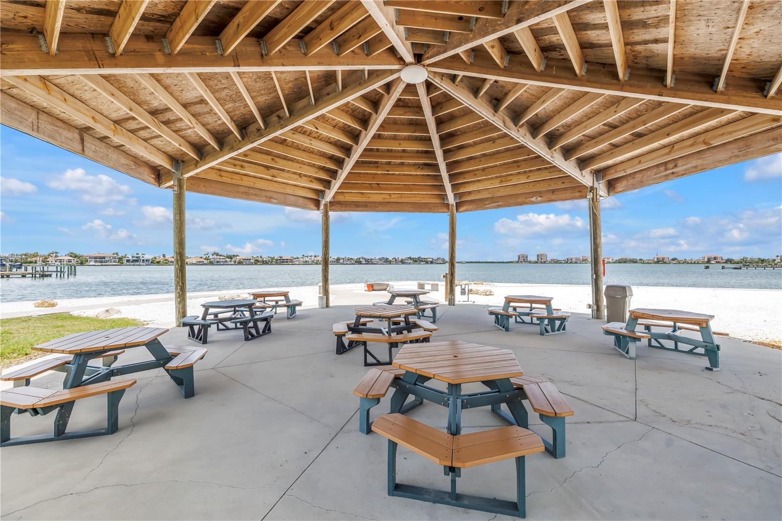 Image 44 of 89 For 5220 Brittany Drive S 1510