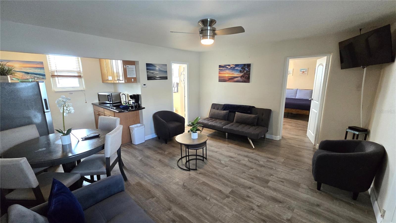 Image 10 of 19 For 603 Mandalay Avenue 207