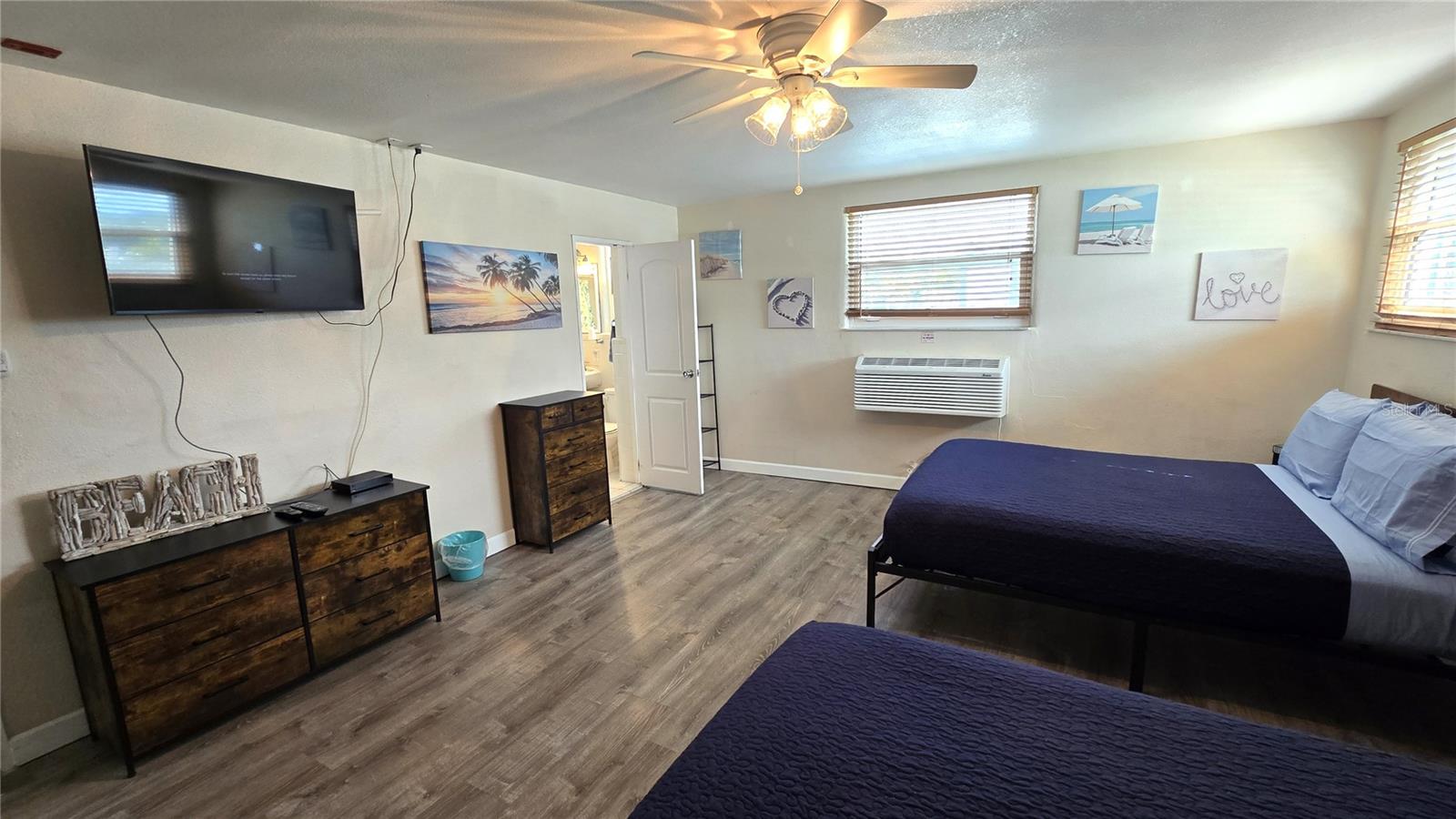 Image 18 of 19 For 603 Mandalay Avenue 207