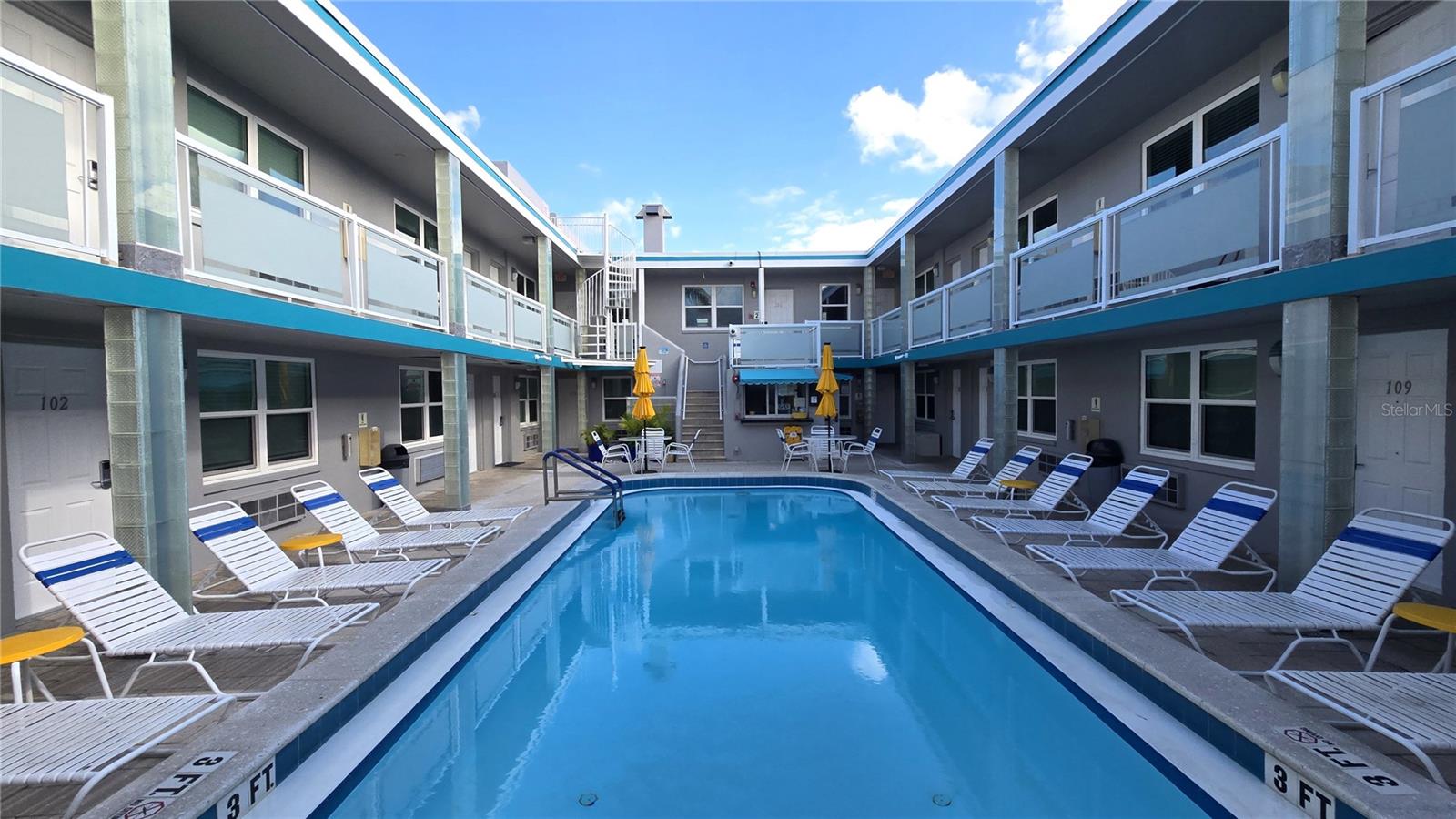 Image 3 of 19 For 603 Mandalay Avenue 207