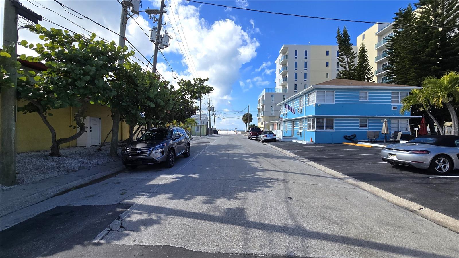 Image 6 of 19 For 603 Mandalay Avenue 207