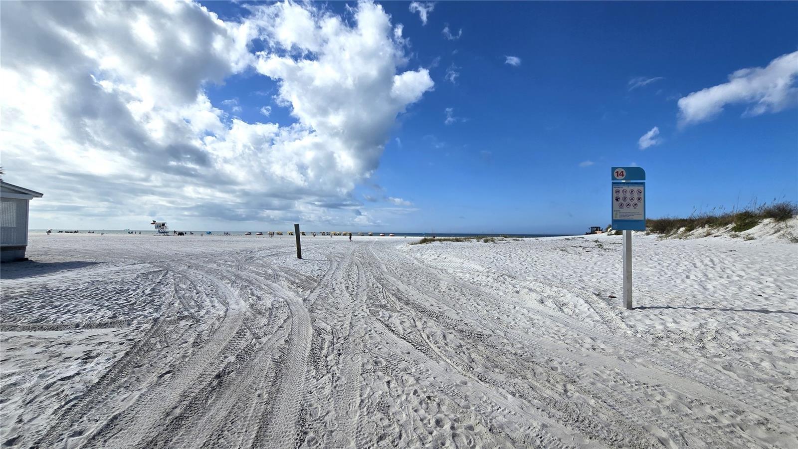 Image 7 of 19 For 603 Mandalay Avenue 207