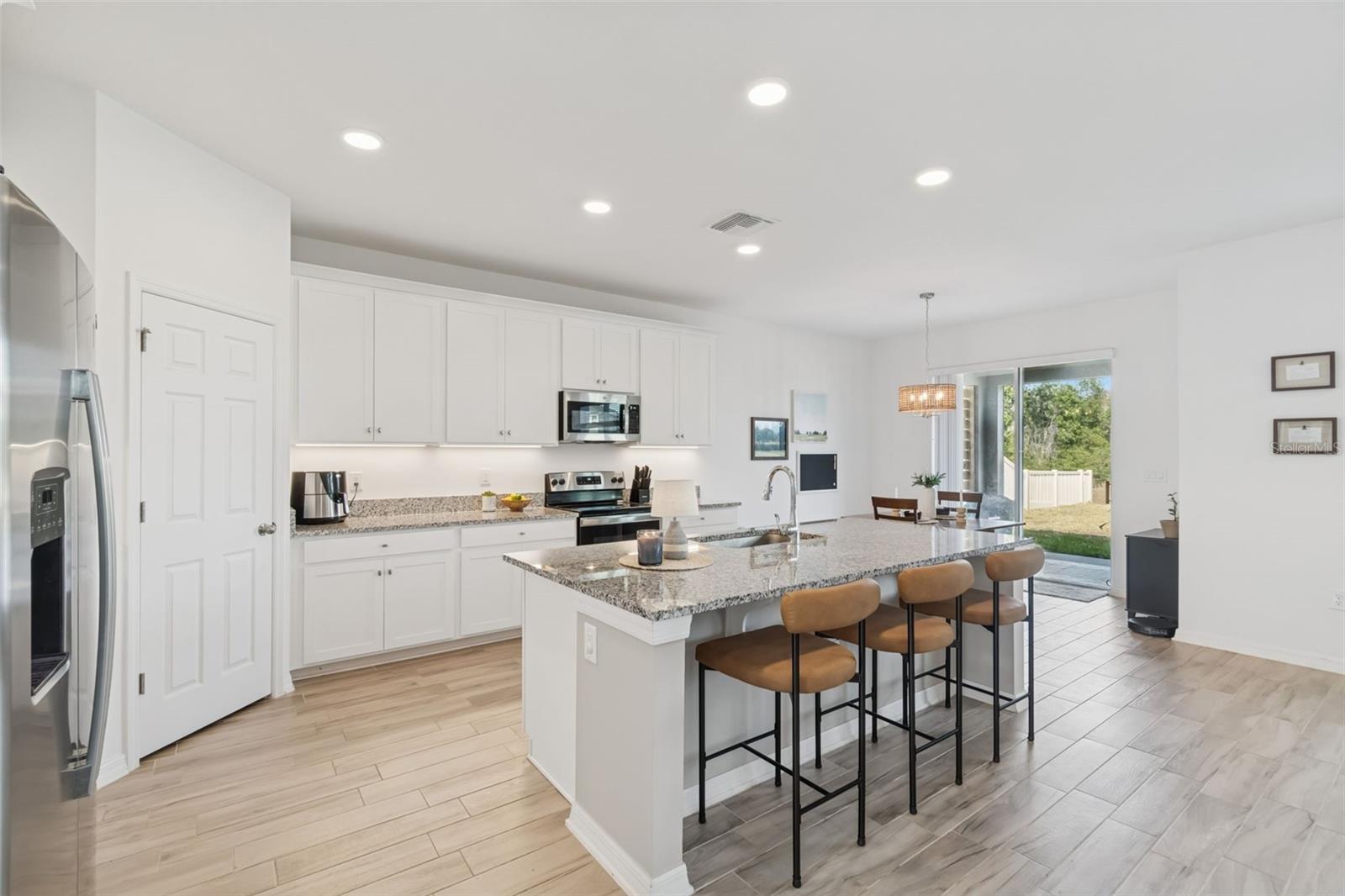 Image 15 of 71 For 12107 Nouveau Avenue