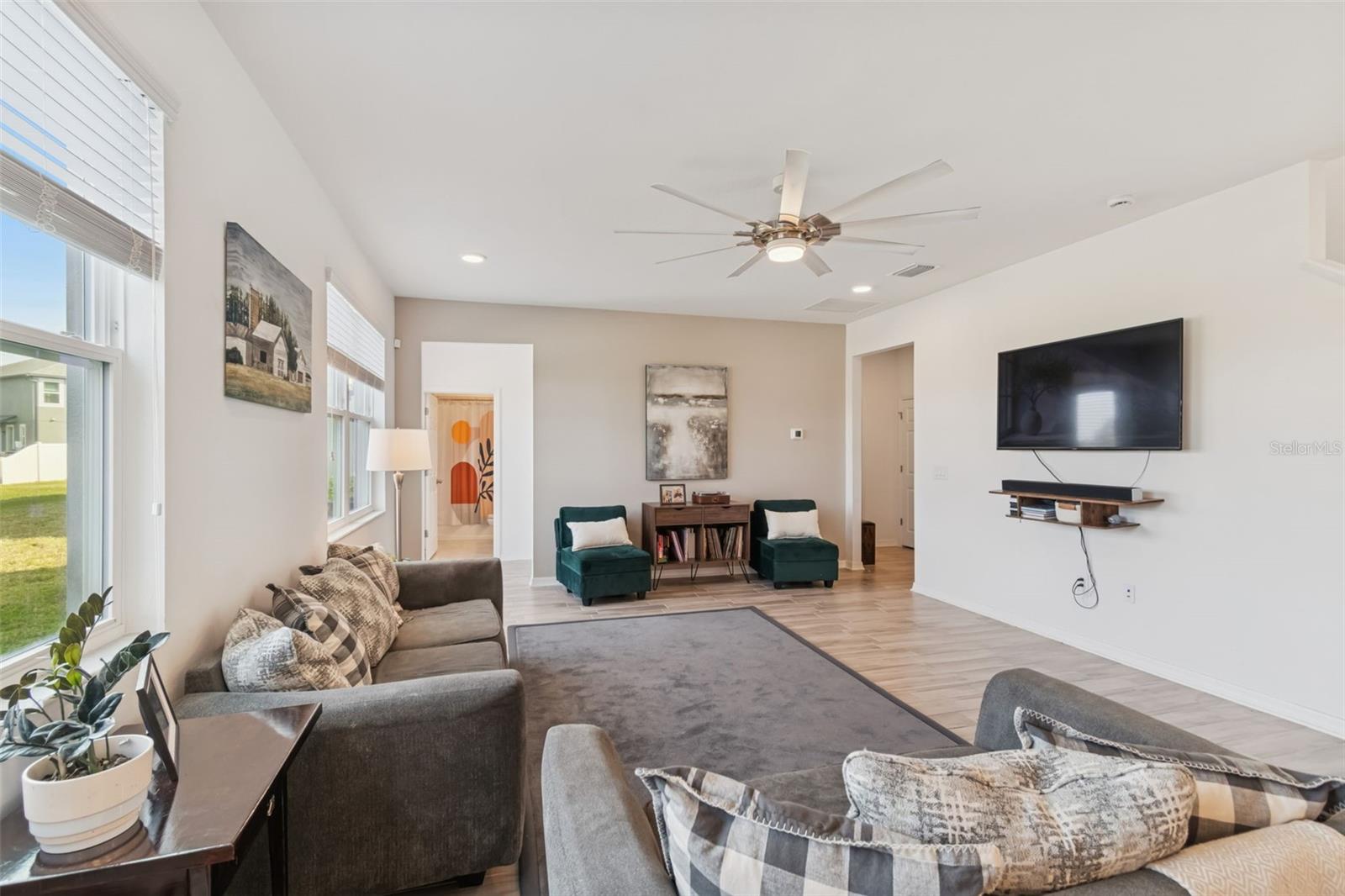 Image 18 of 71 For 12107 Nouveau Avenue