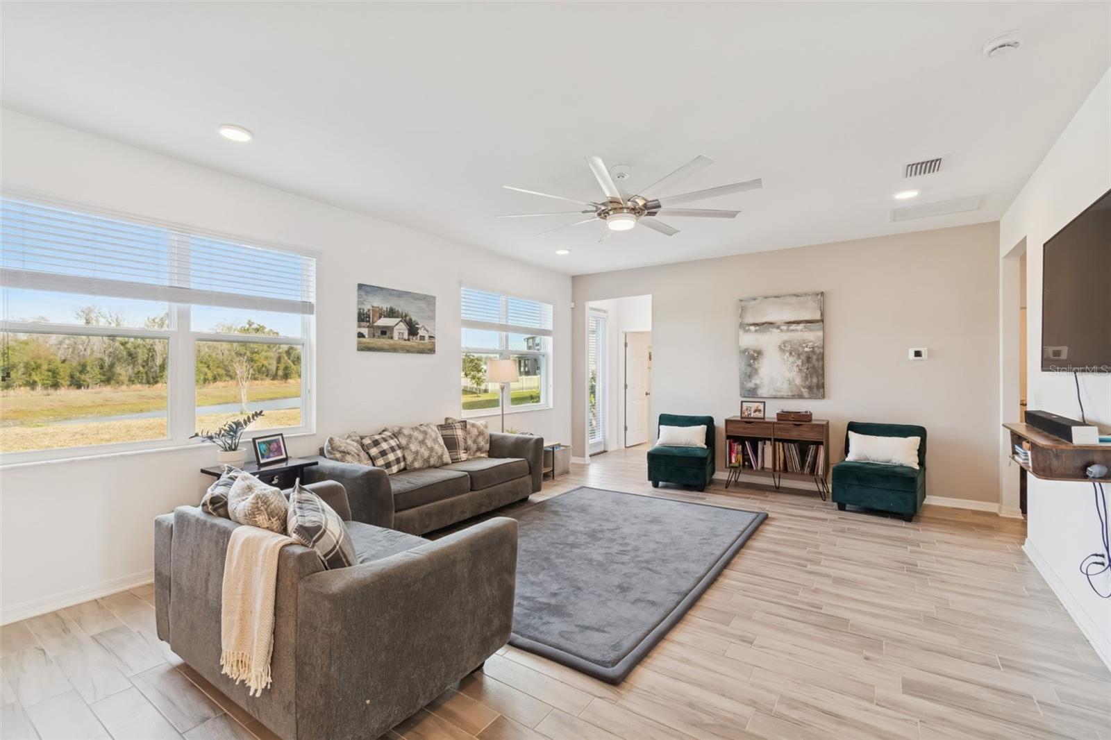 Image 19 of 71 For 12107 Nouveau Avenue