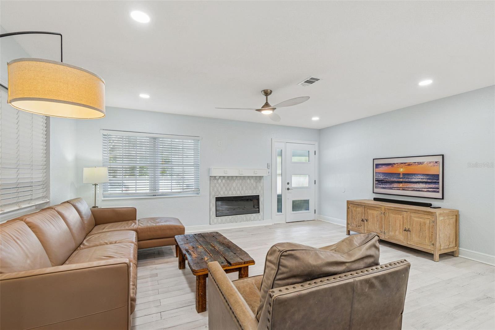 Image 14 of 97 For 120 19th Avenue N