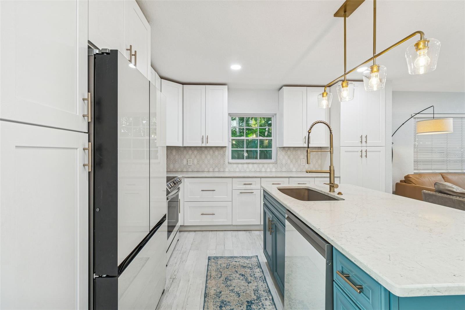 Image 19 of 97 For 120 19th Avenue N