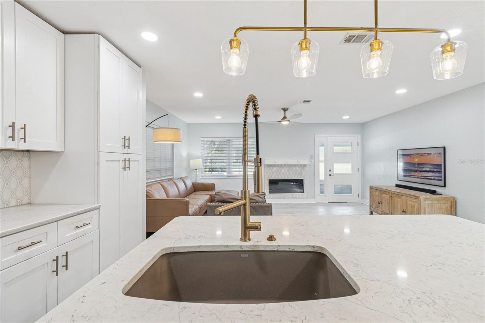 Image 20 of 97 For 120 19th Avenue N