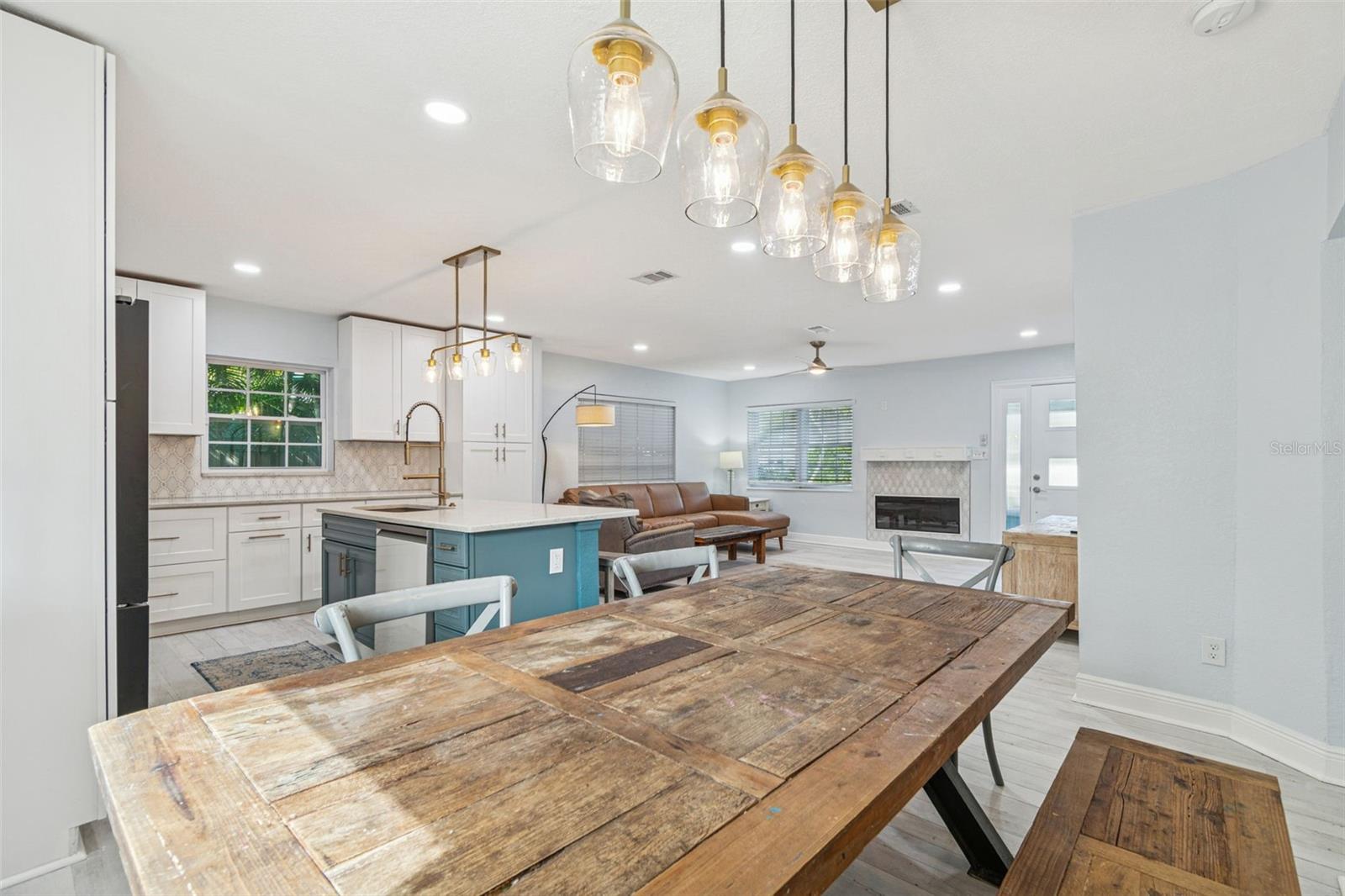 Image 22 of 97 For 120 19th Avenue N